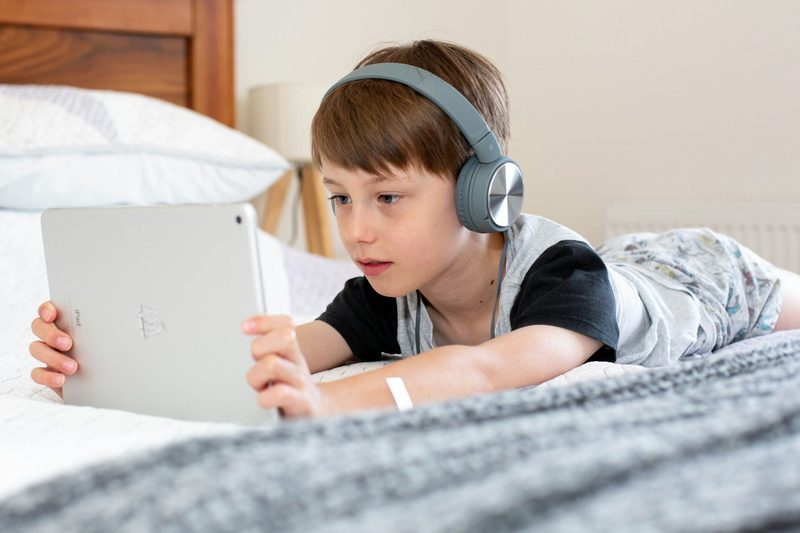 AI-Driven Language Learning for Children: Pros and Cons