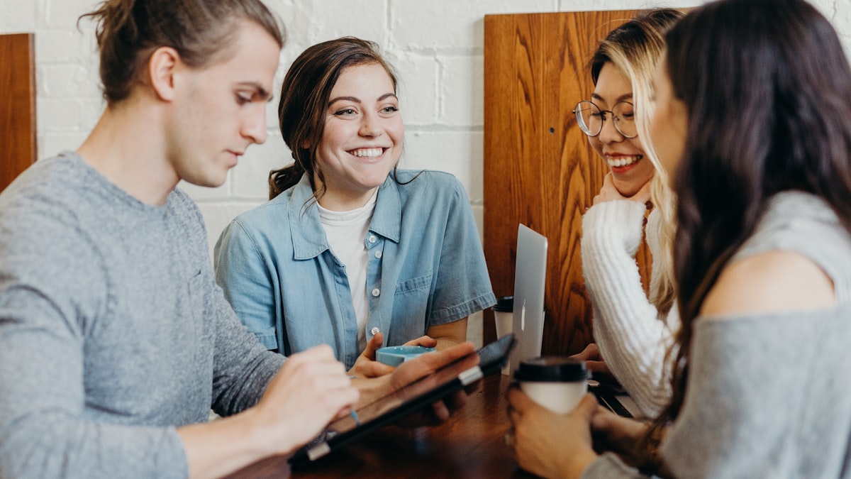 AI Study Groups: How to Build & Manage Them in 2025