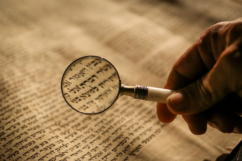 Ancient Aramaic vs. Hebrew