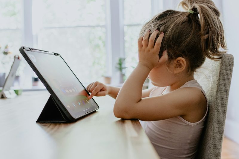 How Do Children Learn Languages? What The Experts Have To Say