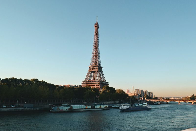 How to Speak French Like a Native (7 Simple and Effective Tips)
