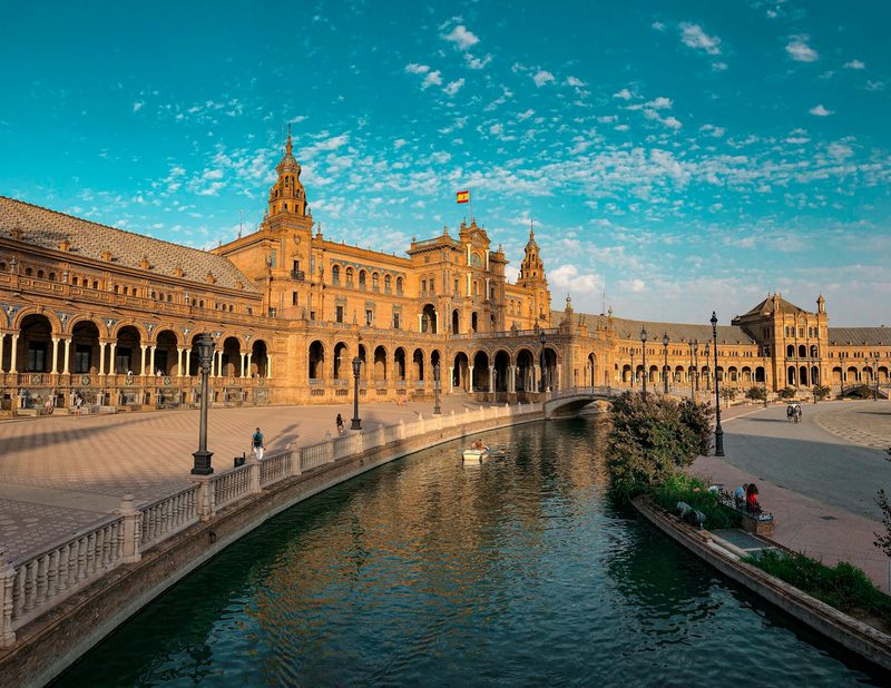 10 Spanish Fun Facts (that you probably didn't know)