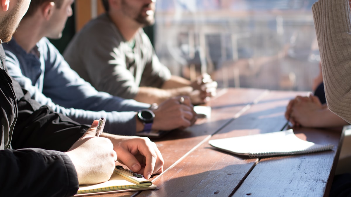 Use AI to Give Effective Feedback to Employees and Coworkers