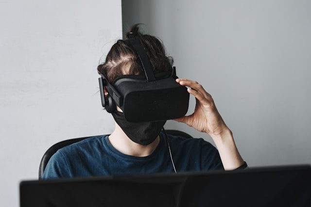 Virtual Reality and AI: The New Frontier in Language Learning